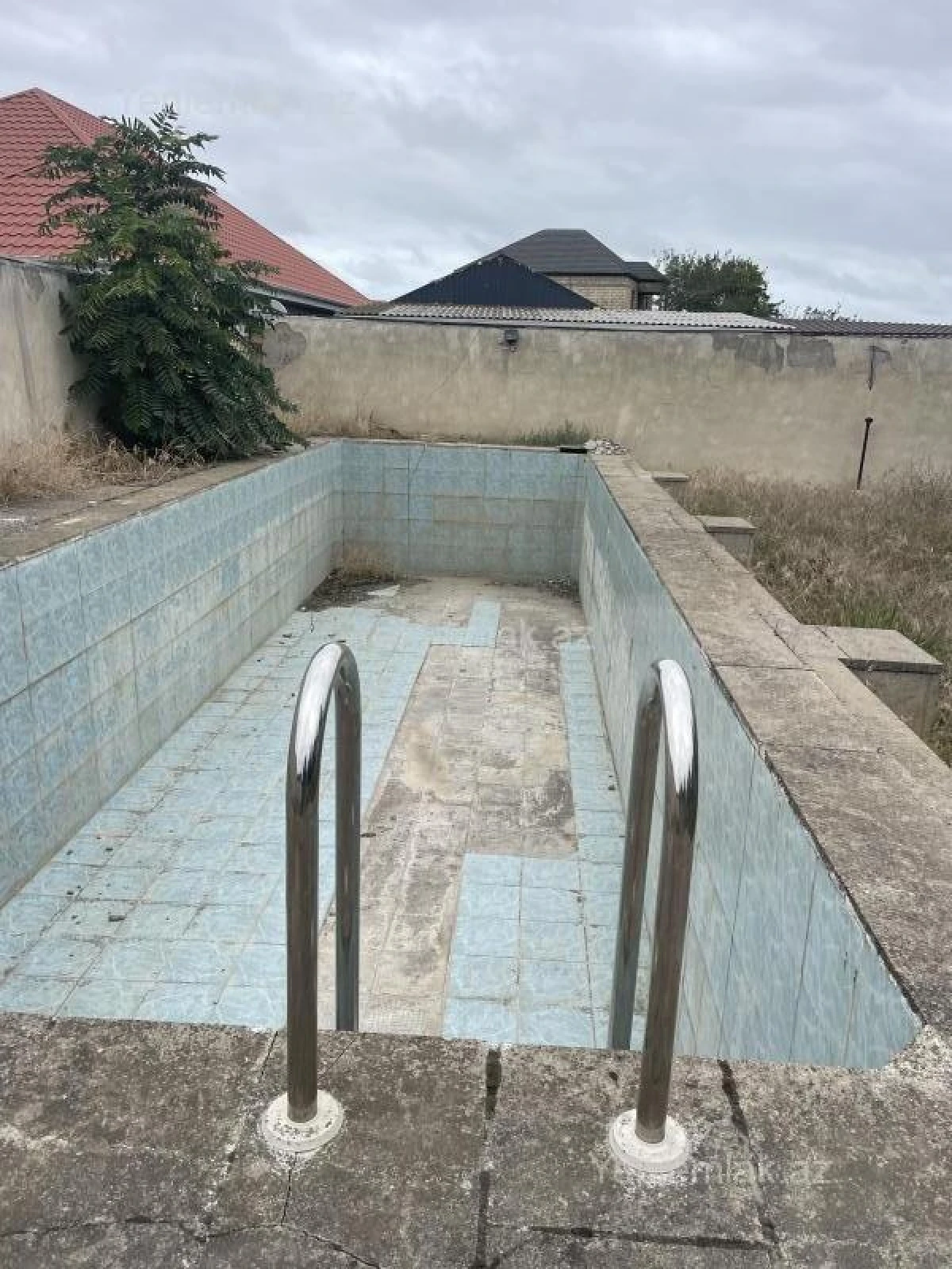 Satılır 6 otaqlı həyət evi 250 m²