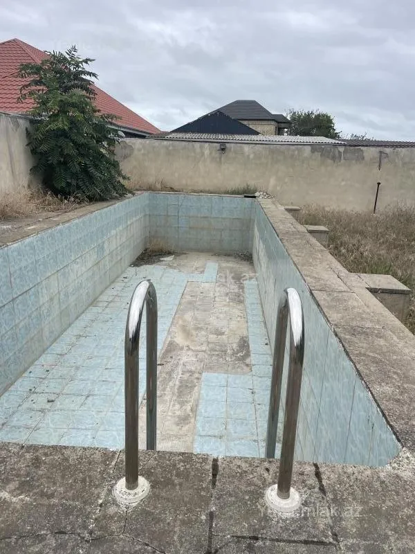 Satılır 6 otaqlı həyət evi 250 m²