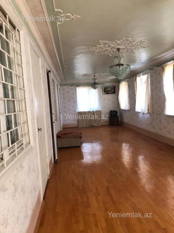 Satılır 6 otaqlı həyət evi 250 m²