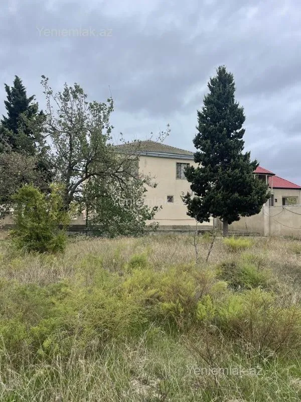 Satılır 6 otaqlı həyət evi 250 m²