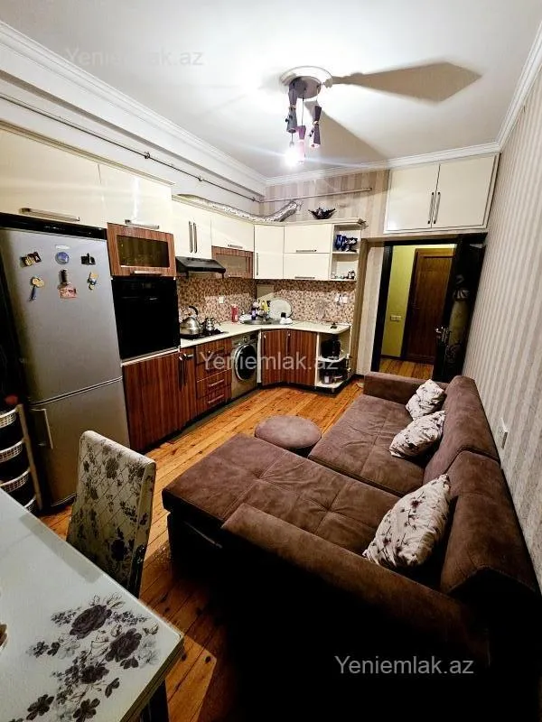 Satılır 2 otaqlı yeni tikili 60 m²