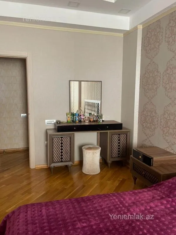 Satılır 3 otaqlı yeni tikili 140 m²