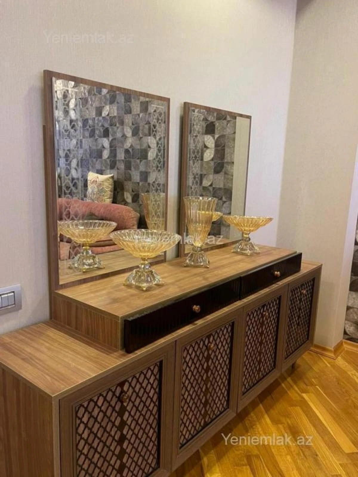 Satılır 3 otaqlı yeni tikili 140 m²