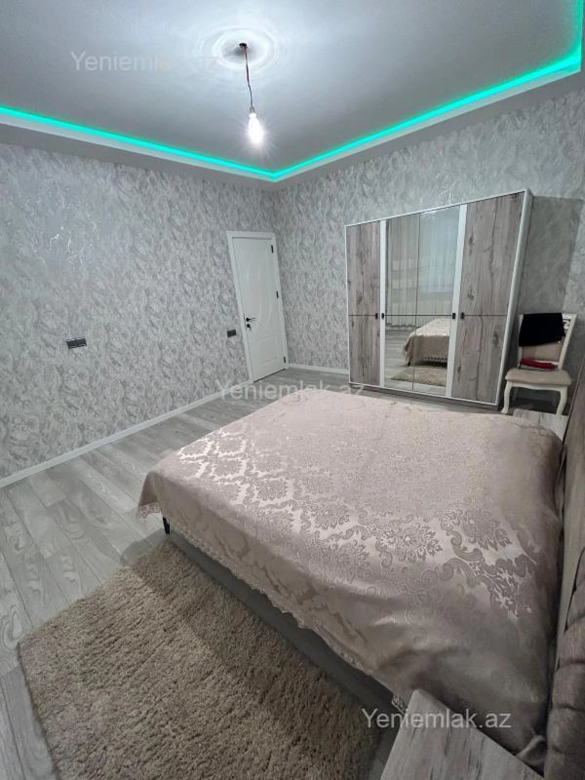 Satılır 6 otaqlı həyət evi 330 m²