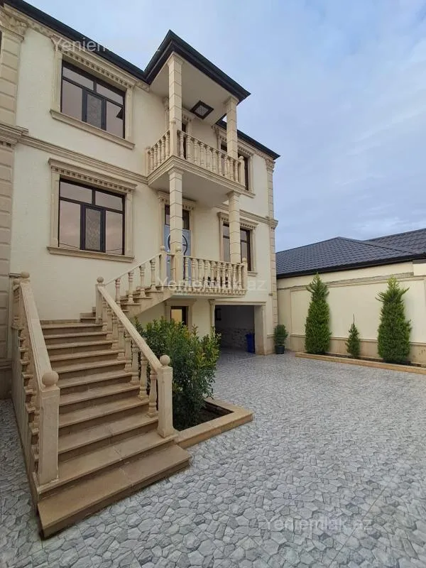 Satılır 6 otaqlı həyət evi 330 m²