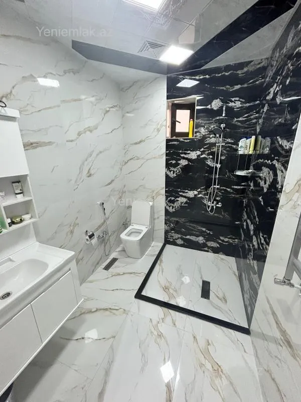 Satılır 6 otaqlı həyət evi 330 m²