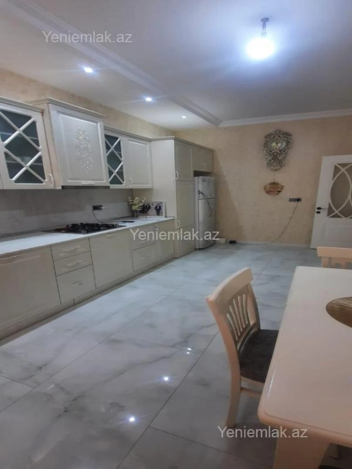 Satılır 6 otaqlı həyət evi 330 m²