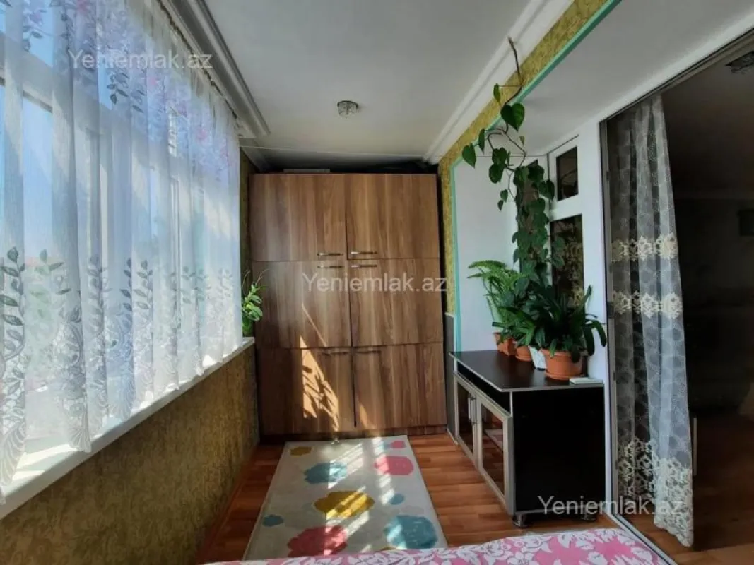 Satılır 1 otaqlı köhnə tikili 30 m²