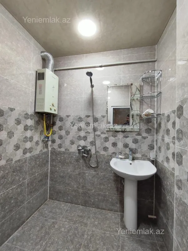 Satılır 3 otaqlı köhnə tikili 80 m²