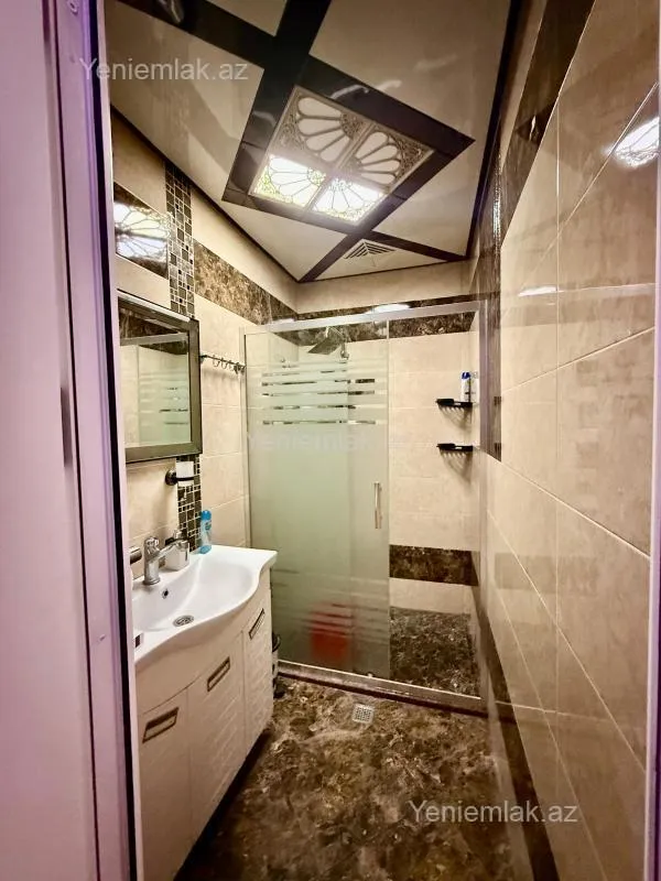 Satılır 5 otaqlı köhnə tikili 132 m²