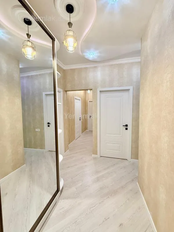 Satılır 5 otaqlı köhnə tikili 132 m²