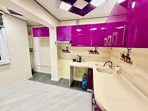 Satılır 5 otaqlı köhnə tikili 132 m²