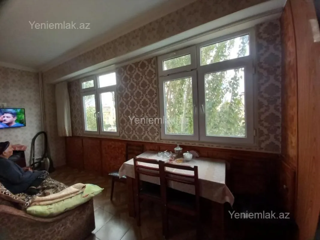 Satılır 5 otaqlı köhnə tikili 102.1 m²