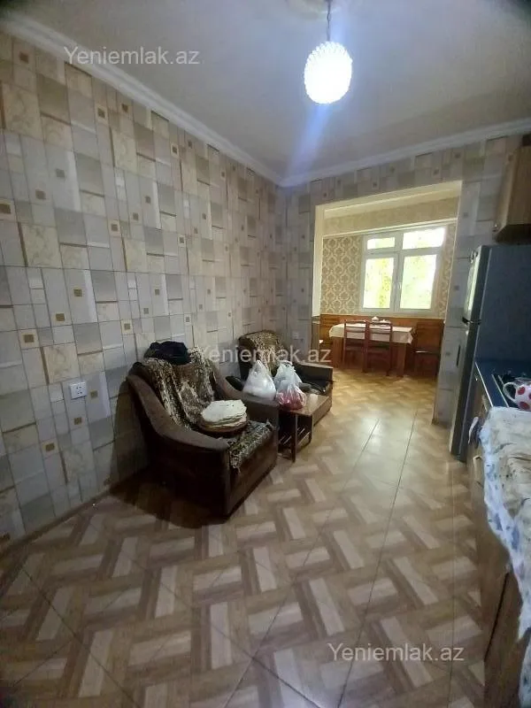 Satılır 5 otaqlı köhnə tikili 102.1 m²