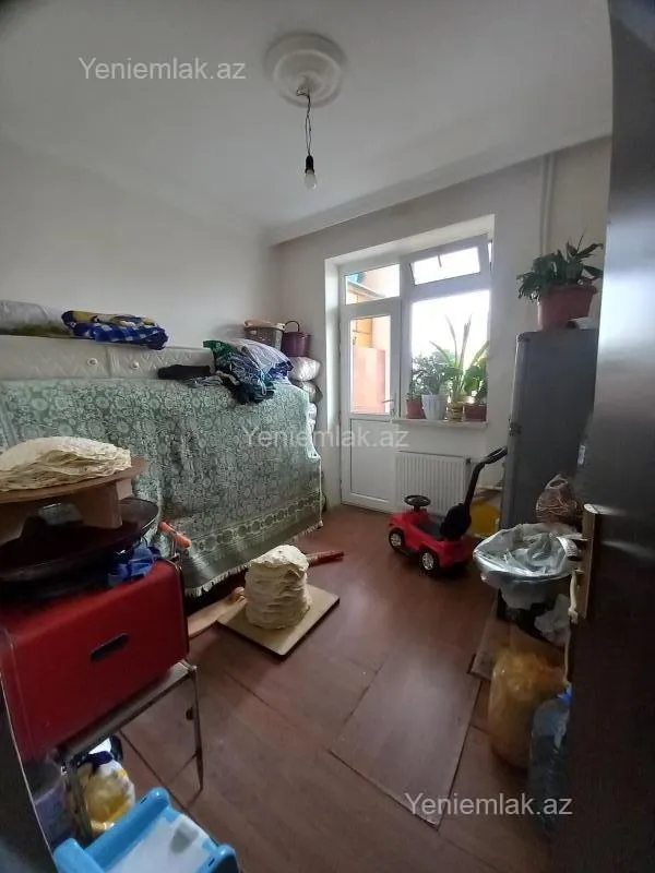 Satılır 5 otaqlı köhnə tikili 102.1 m²