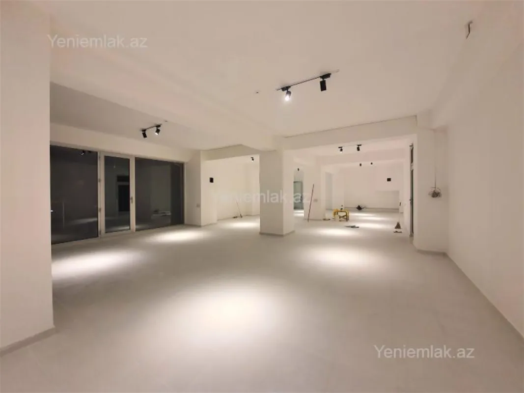 Satılır 3 otaqlı obyekt 346 m²