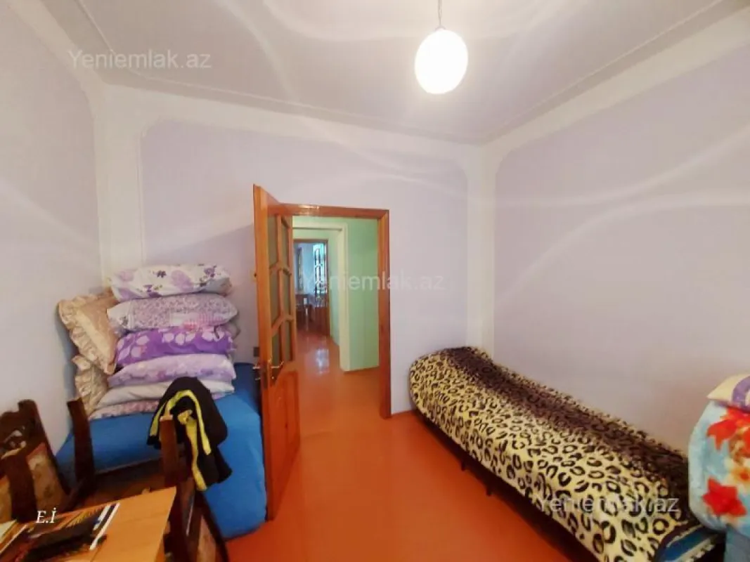 Satılır 3 otaqlı köhnə tikili 70 m²