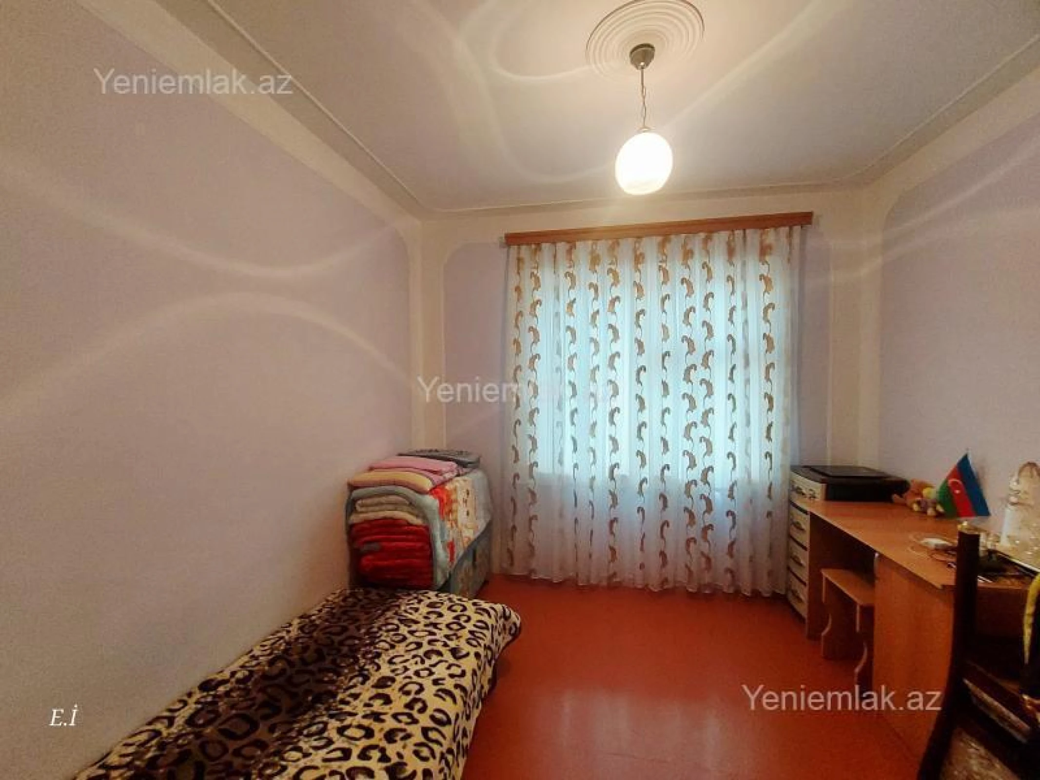 Satılır 3 otaqlı köhnə tikili 70 m²