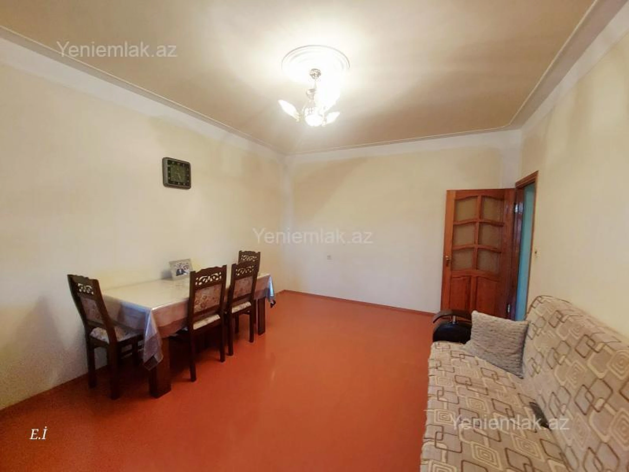 Satılır 3 otaqlı köhnə tikili 70 m²