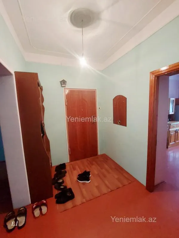Satılır 3 otaqlı köhnə tikili 70 m²
