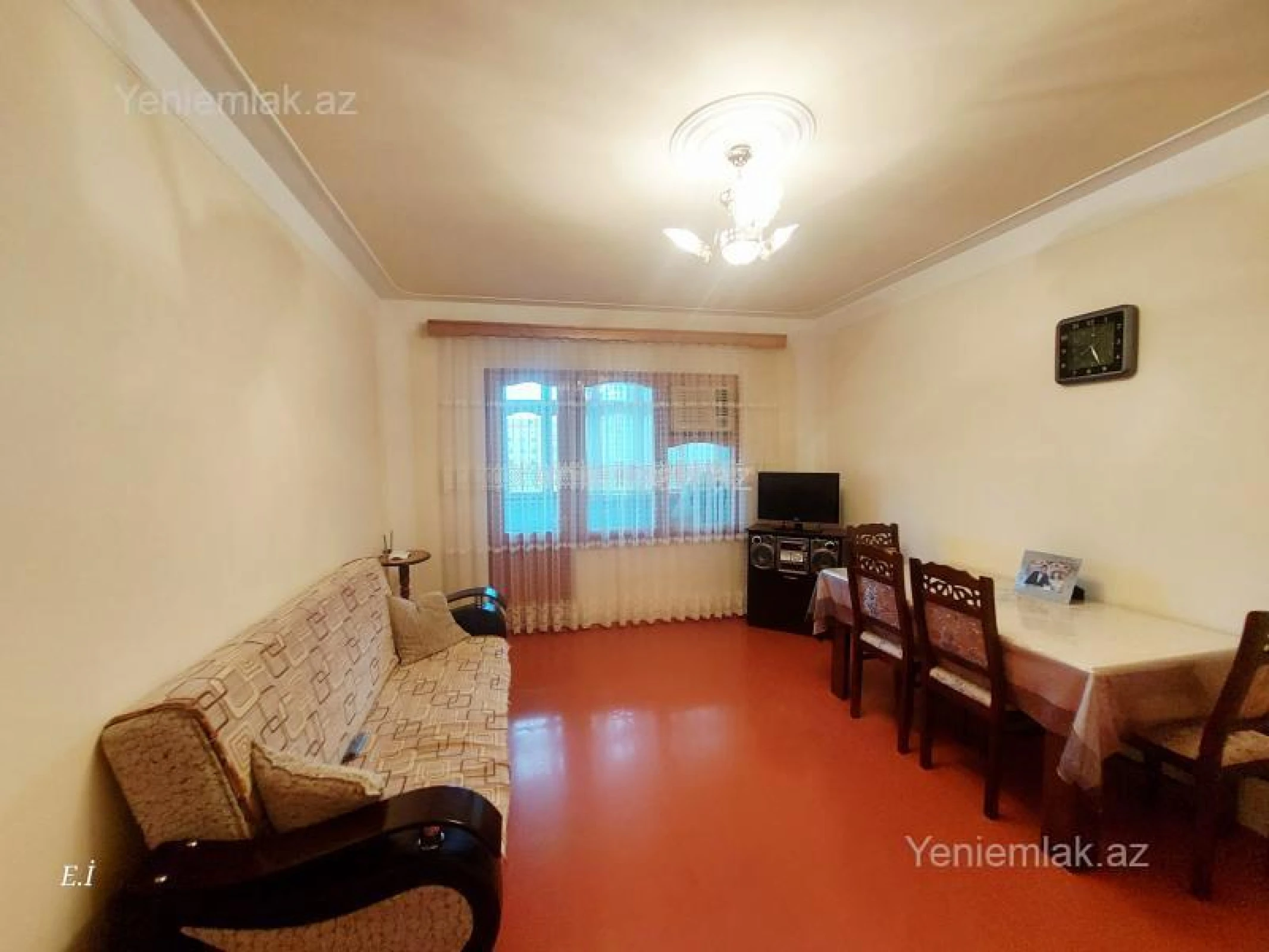 Satılır 3 otaqlı köhnə tikili 70 m²