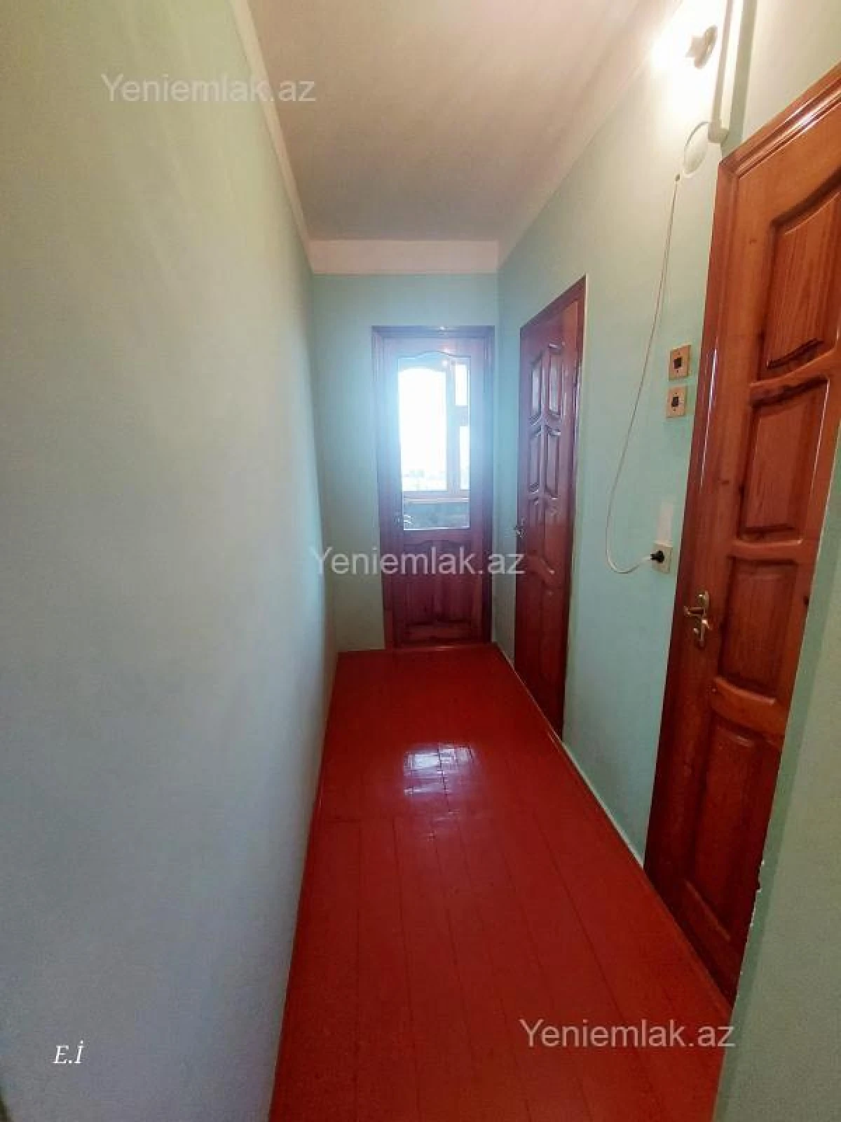 Satılır 3 otaqlı köhnə tikili 70 m²