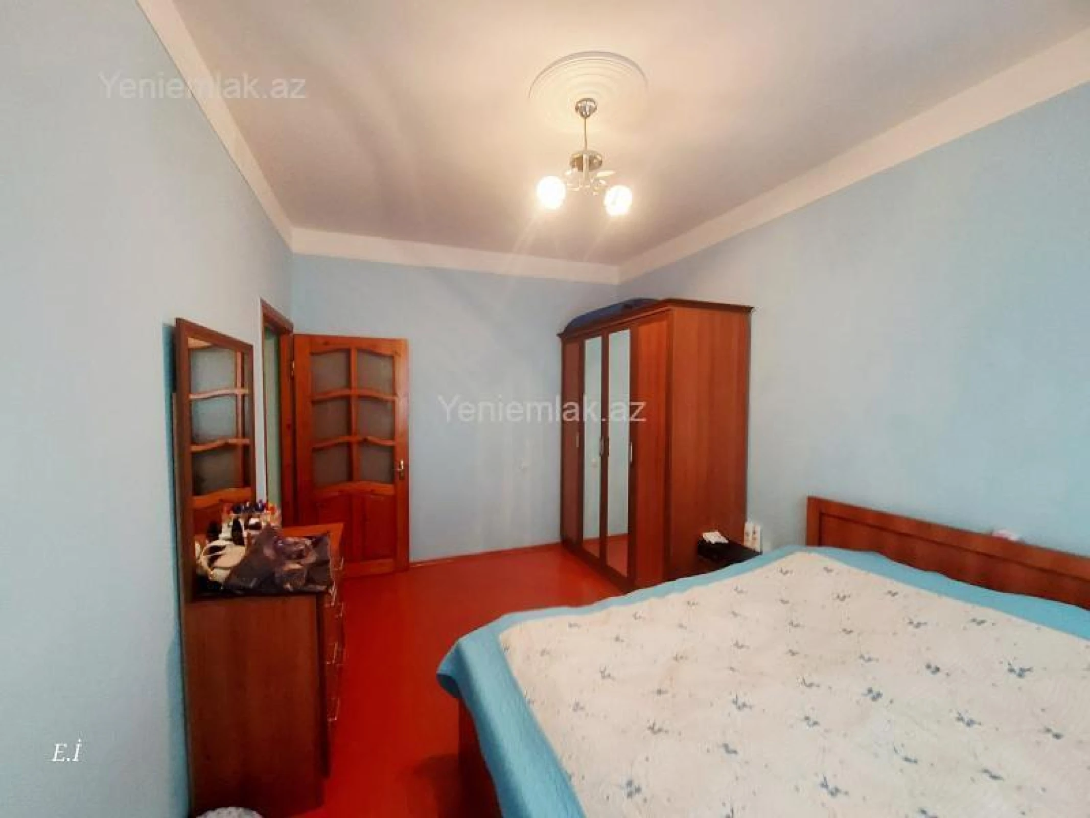 Satılır 3 otaqlı köhnə tikili 70 m²