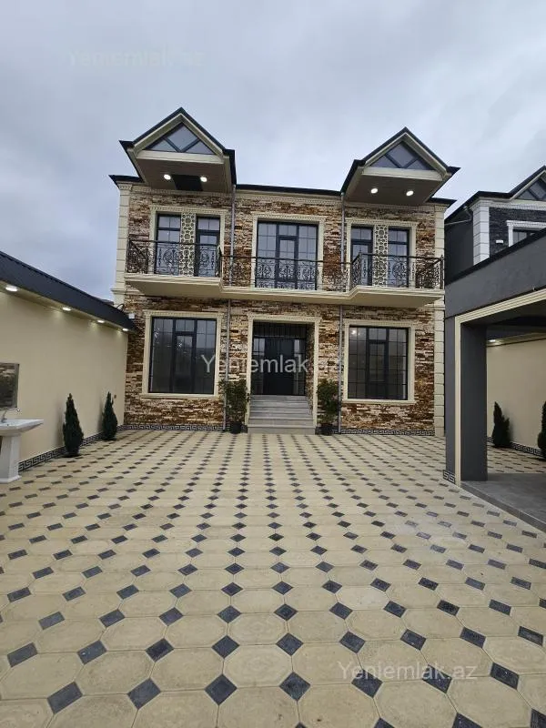 Satılır 5 otaqlı həyət evi 200 m²