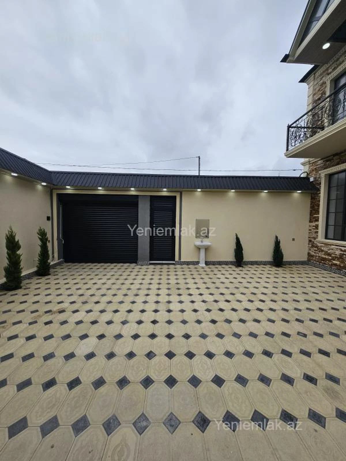 Satılır 5 otaqlı həyət evi 200 m²
