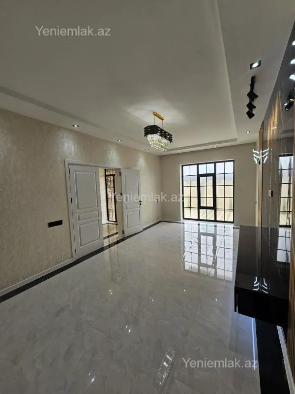 Satılır 5 otaqlı həyət evi 200 m²