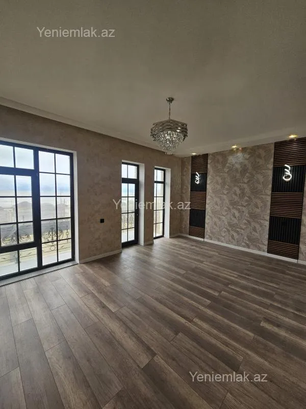 Satılır 5 otaqlı həyət evi 200 m²