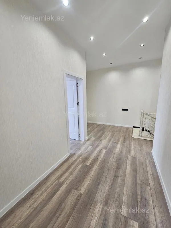 Satılır 5 otaqlı həyət evi 200 m²