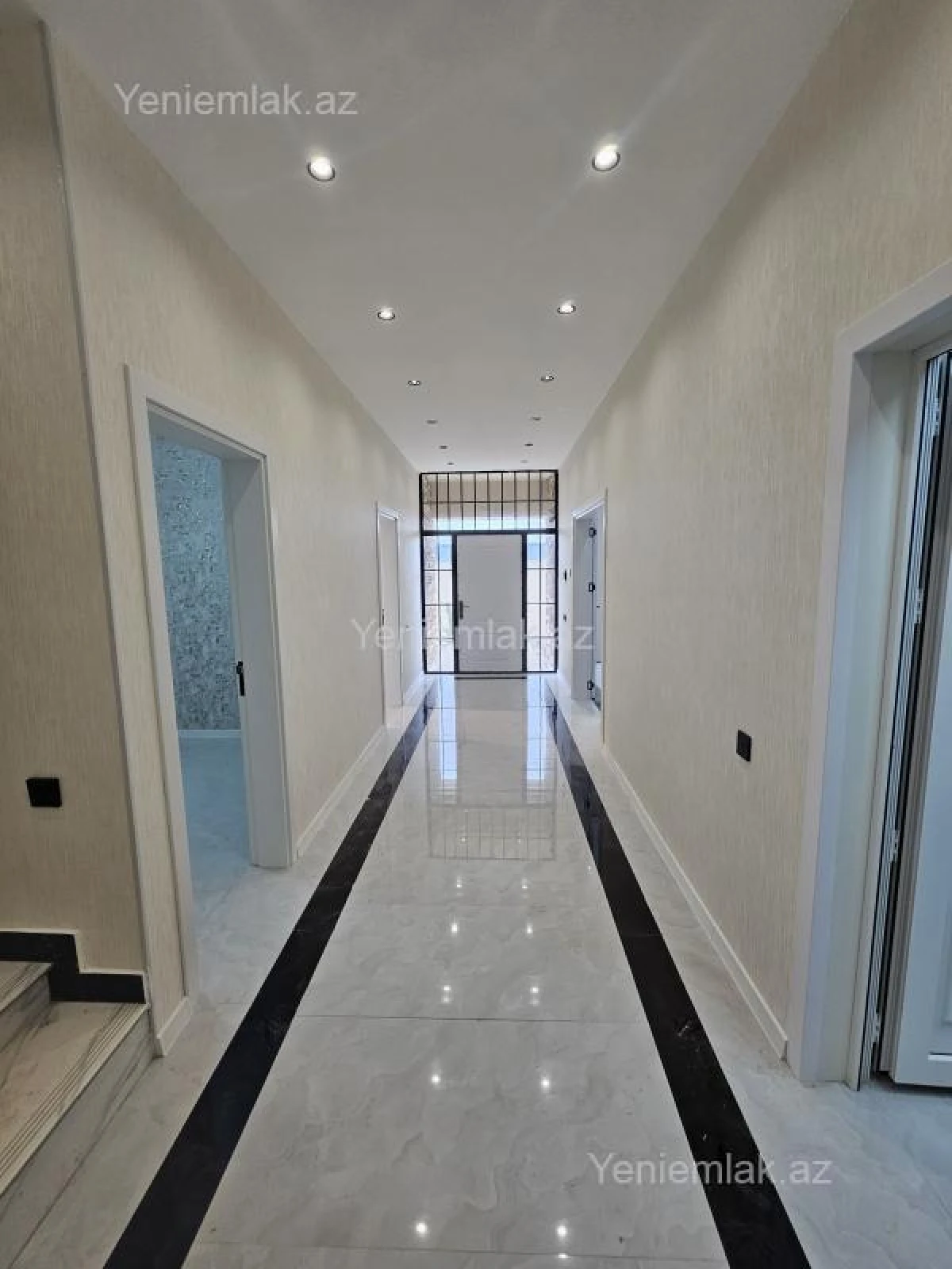 Satılır 5 otaqlı həyət evi 200 m²