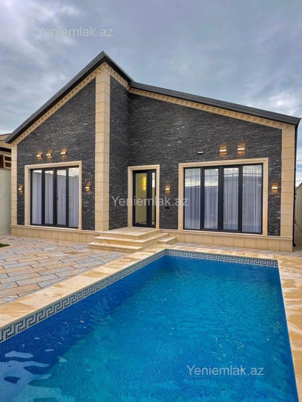 Satılır 4 otaqlı həyət evi 160 m²