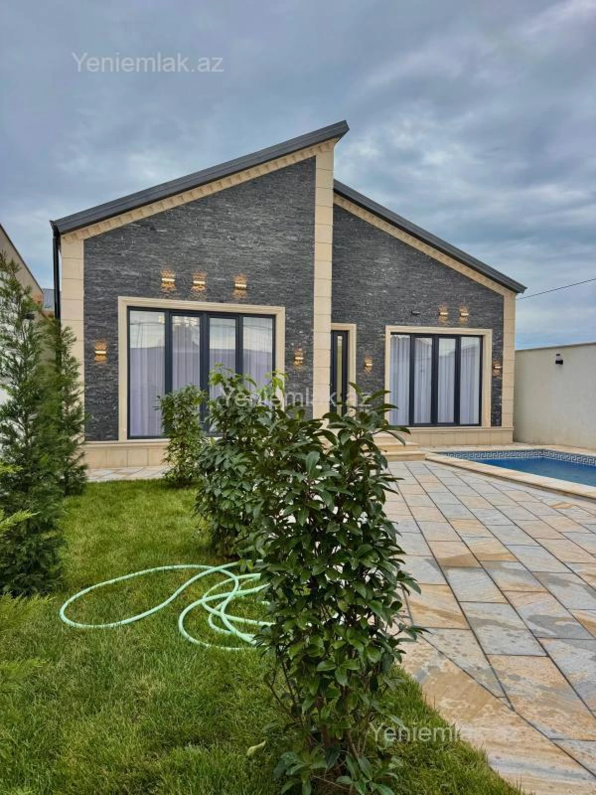 Satılır 4 otaqlı həyət evi 160 m²