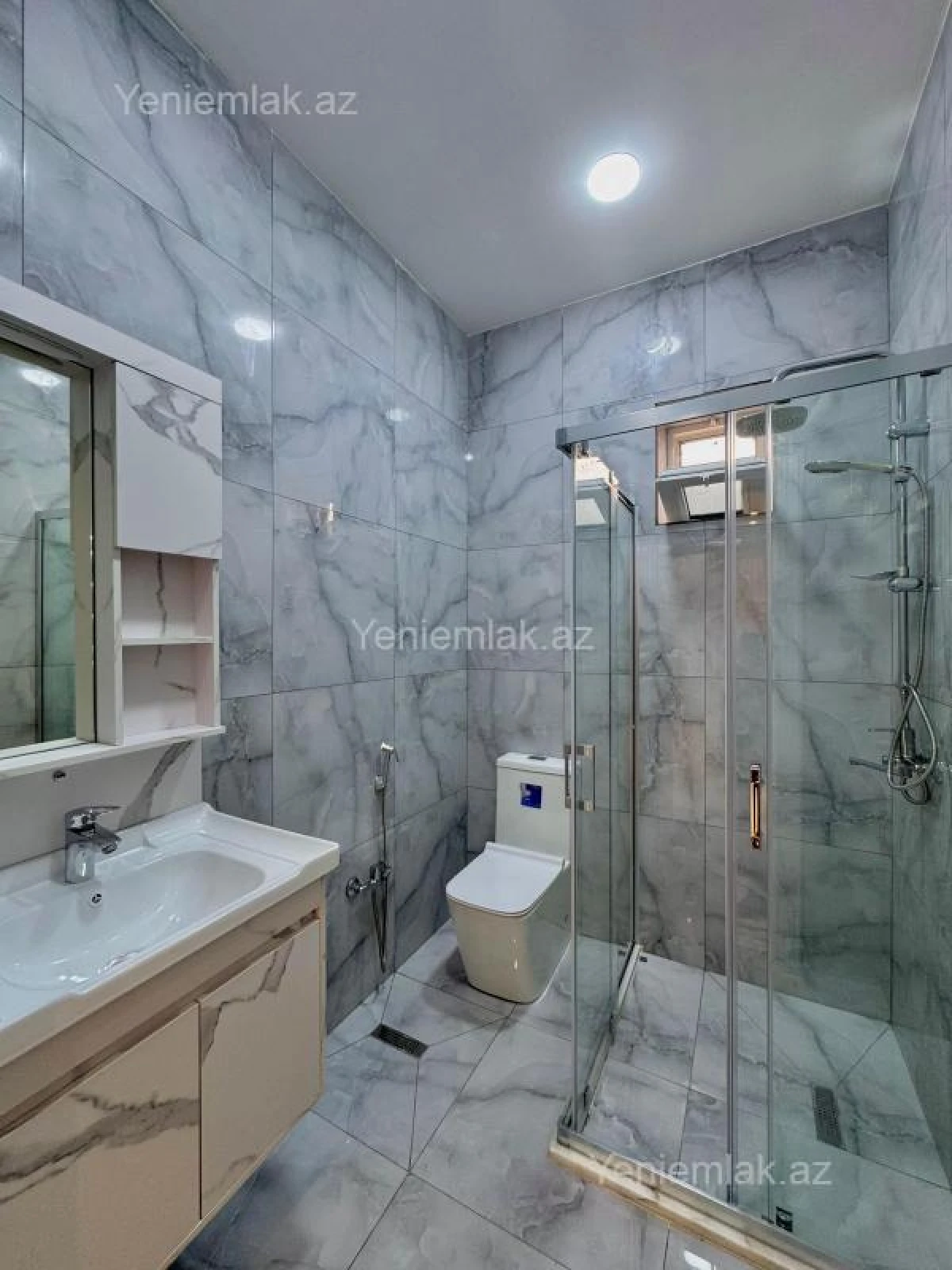 Satılır 4 otaqlı həyət evi 130 m²