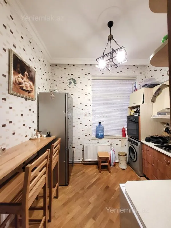 Satılır 2 otaqlı köhnə tikili 62 m²