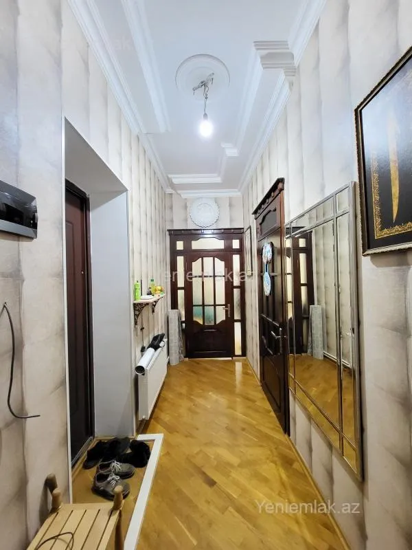 Satılır 2 otaqlı köhnə tikili 62 m²