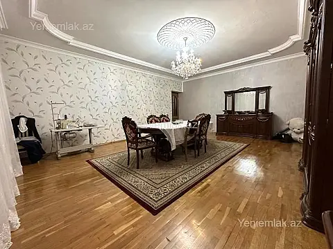 Satılır 5 otaqlı həyət evi 400 m²