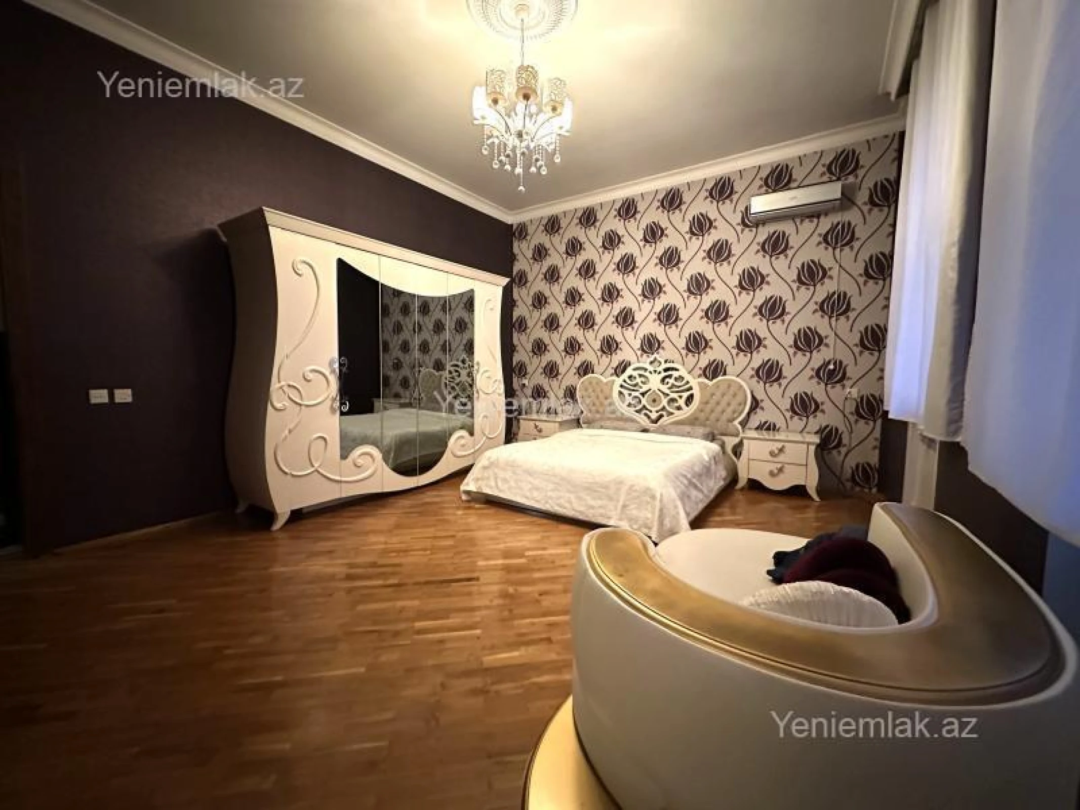Satılır 5 otaqlı həyət evi 400 m²