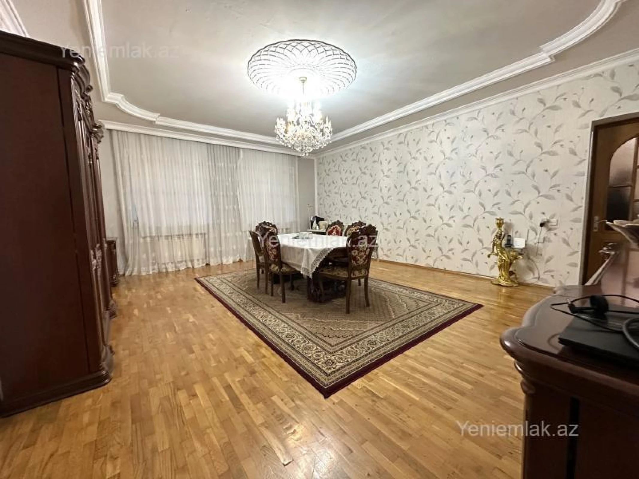 Satılır 5 otaqlı həyət evi 400 m²