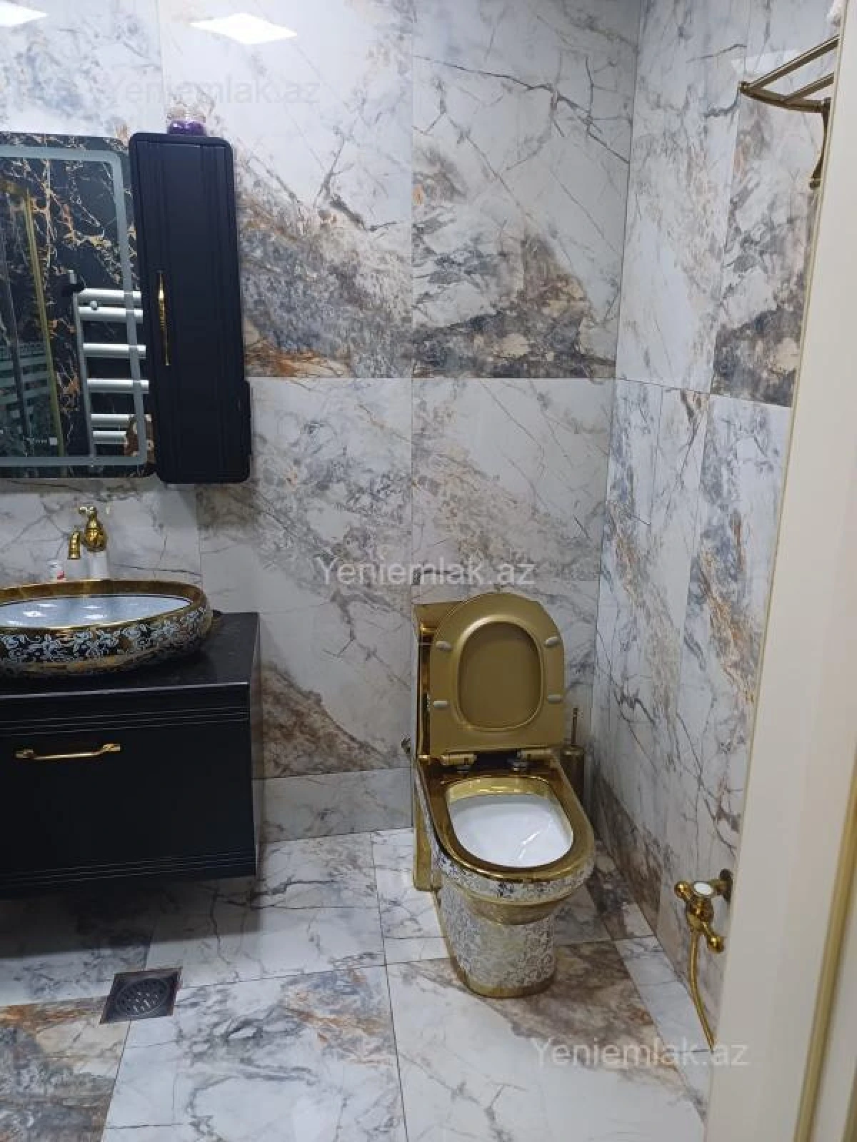 Satılır 4 otaqlı yeni tikili 120 m²