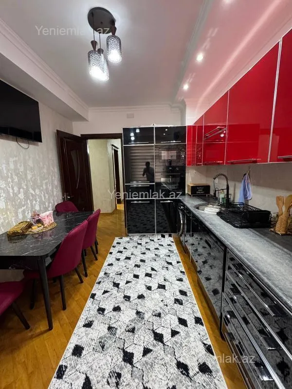 Satılır 3 otaqlı yeni tikili 75 m²