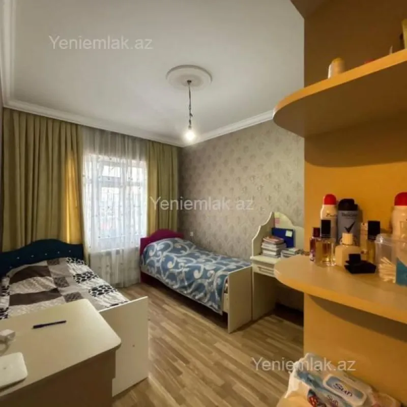 Satılır 3 otaqlı köhnə tikili 74 m²