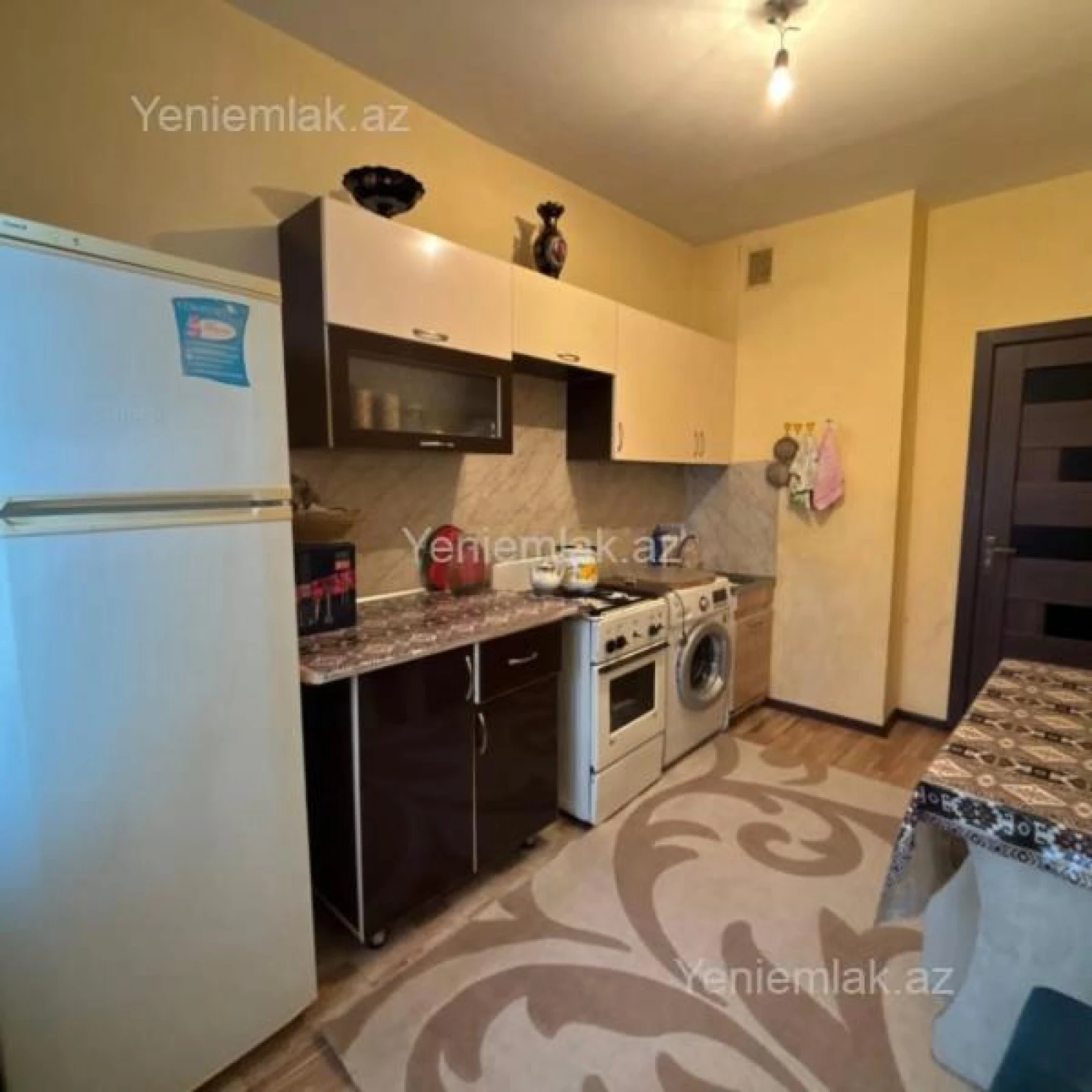 Satılır 3 otaqlı köhnə tikili 74 m²
