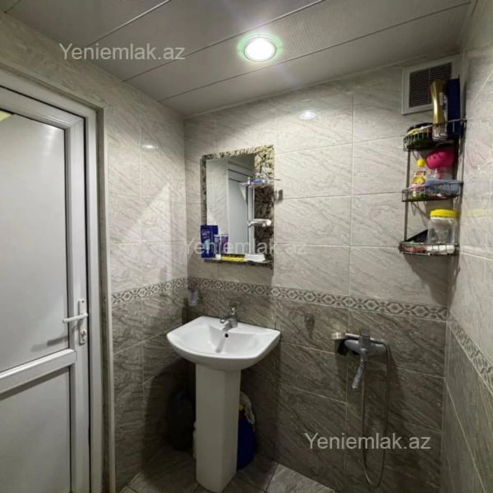 Satılır 3 otaqlı köhnə tikili 74 m²