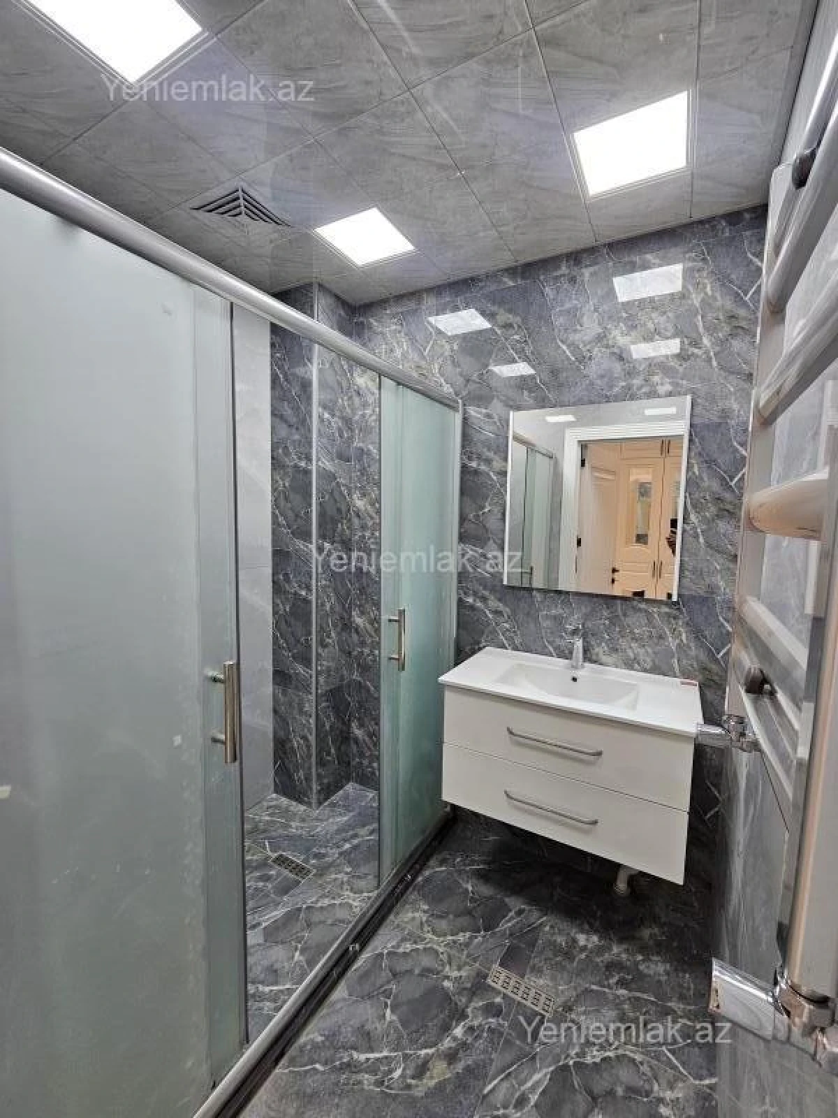 Satılır 3 otaqlı yeni tikili 85 m²