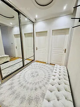 Satılır 4 otaqlı köhnə tikili 100 m²