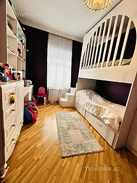 Satılır 4 otaqlı köhnə tikili 100 m²