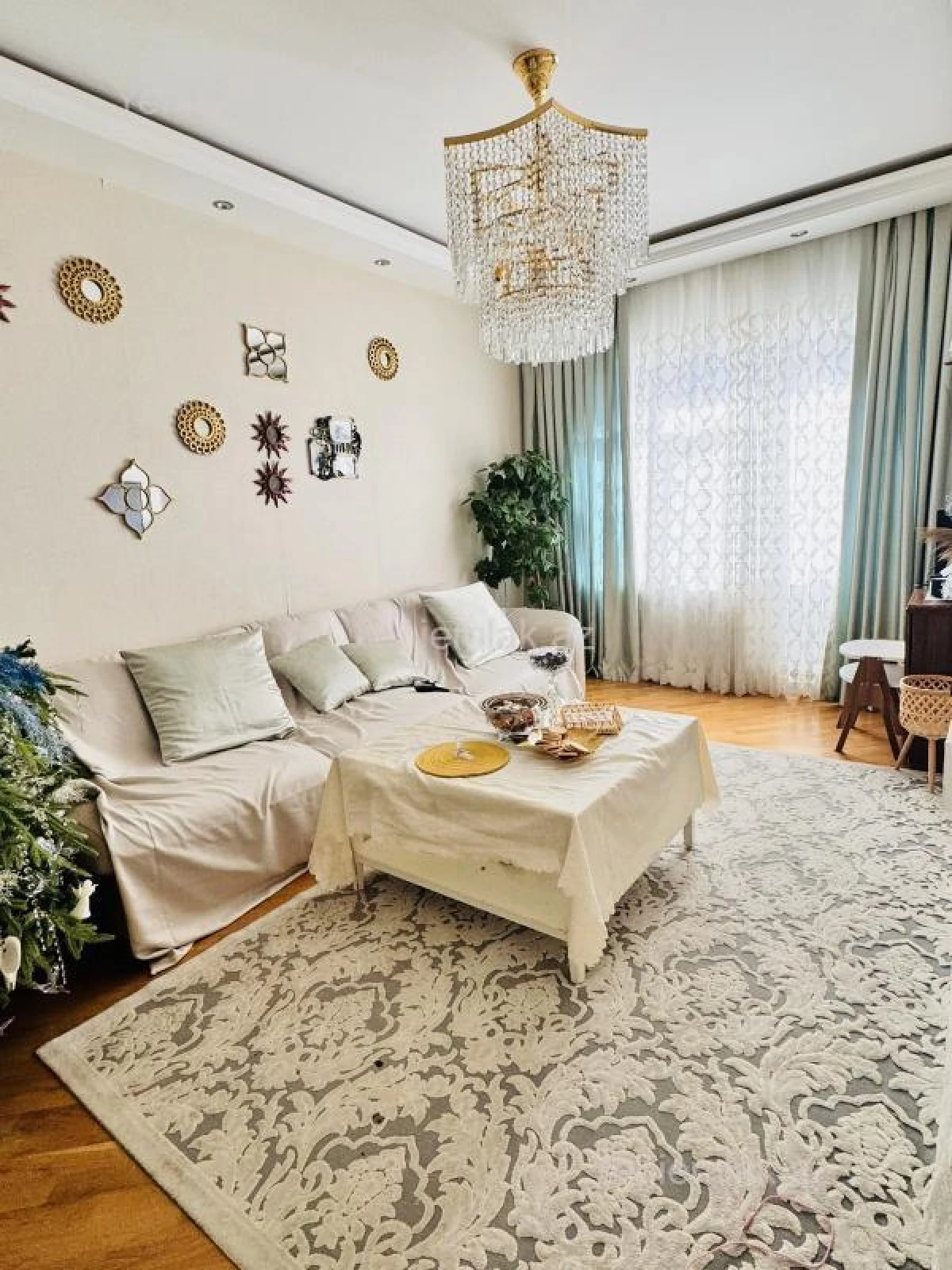 Satılır 4 otaqlı köhnə tikili 100 m²